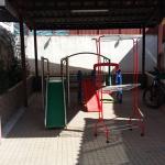 J_SmallYardForBaby.jpg J_SmallYardForBaby.jpg