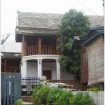 I_InsideYard.jpg I_InsideYard.jpg